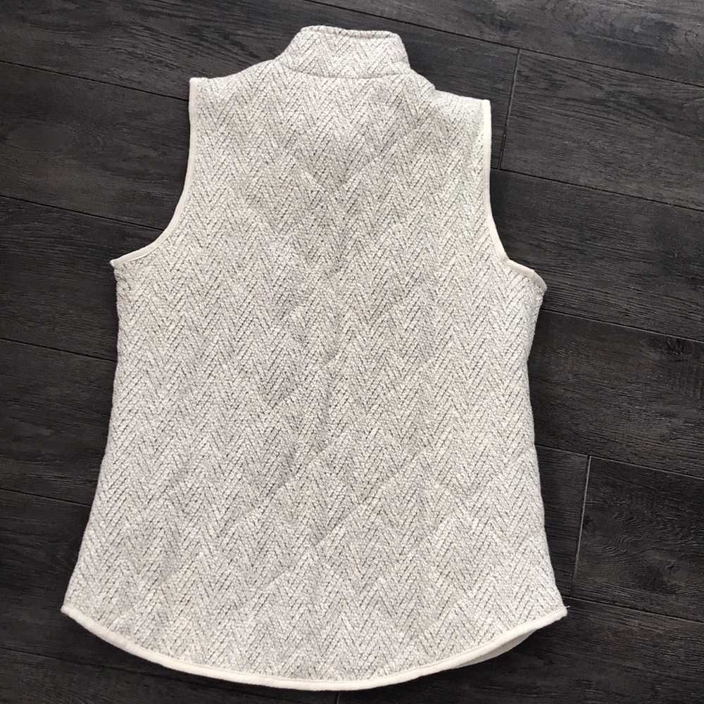 Trendy vest - Picture 2 of 3